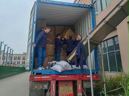 装满信任的大柜——前瞻服饰的全球化之旅