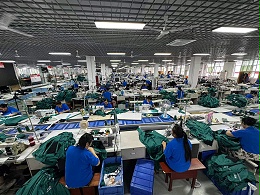 一家工作服工厂，每周都要开这样的会，到底在忙什么？