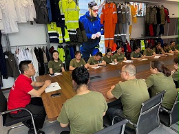 从工厂大门驶出的，不只是货，更是信任与责任